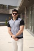 Erkek Polo Yaka Fermuar Detaylı Çizgili Tişört resmi